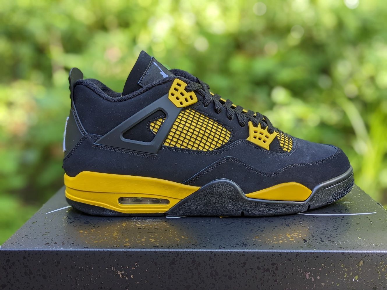 Nike Air Jordan 4 Retro 